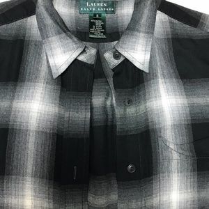 Beautiful Shirt blouse ,size small 100 %rayon